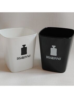 ATTRACTIVE Disaronno Black And White Square Drinking Glasses Liqueur Liquer